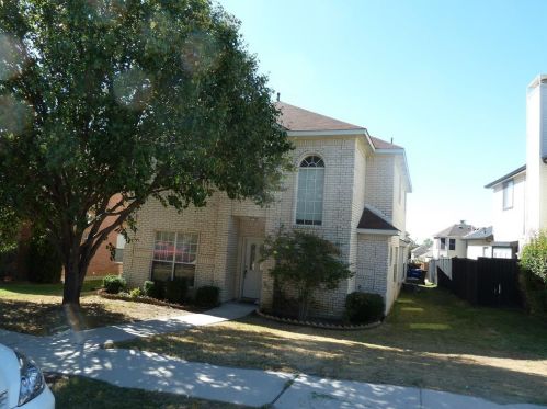 1317 Riley Dr, Carrollton, TX 75007-1141