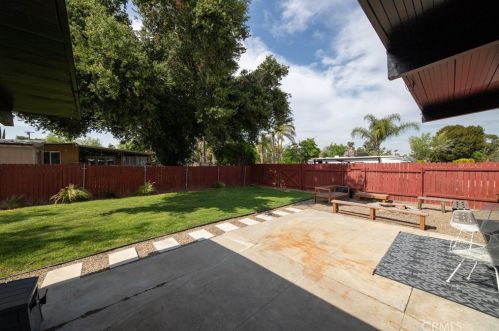5989 Grand Ave, Riverside CA  92504-1370 exterior