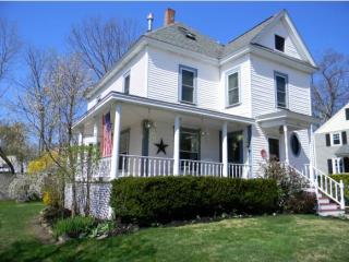 10 Marlboro Rd, Derry, NH 03038-2408