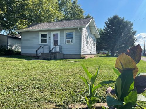 109 Arch St, Wyanet, IL 61379-4522
