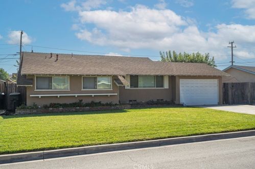 2860 Elmlawn Dr, Anaheim, CA 92804-3913