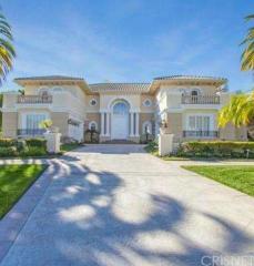 19001 Devonport Ln, Los Angeles CA  91356-5800 exterior