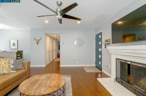 1307 Sunshine Dr, Concord CA  94520-4038 exterior