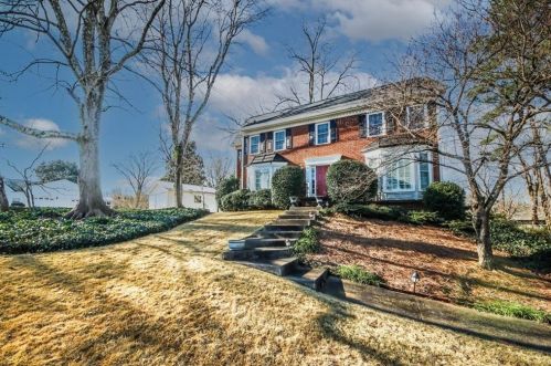 1936 Kemp Rd, Marietta, GA 30066-1309