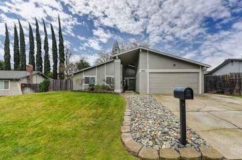 8352 Streng Ave, Citrus Heights, CA 95610-3371