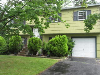 15 Dogwood Ln, Hazlet, NJ 07730-1445