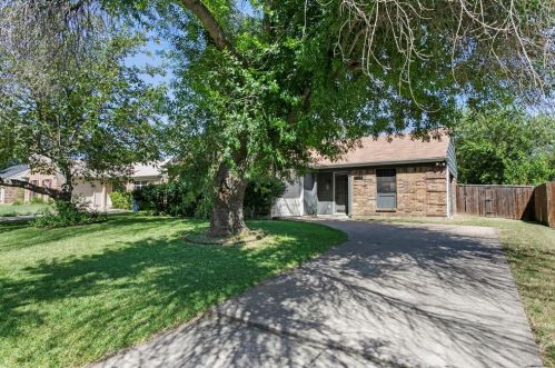 7104 Strawberry Way, Fort Worth, TX 76137-1642