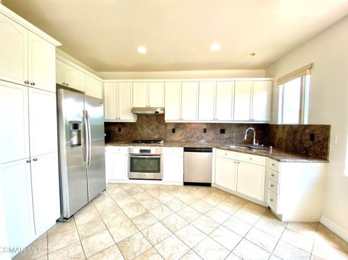 116 Pineplank Ln, Simi Valley, CA 93065-7413