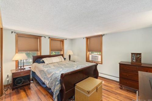 110 Squaw Rock Rd, Killingly CT  06239-4220 exterior