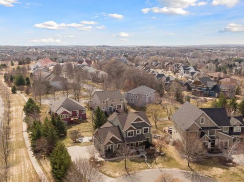 2488 Fieldstone Curv, Saint Paul MN  55129-6209 exterior