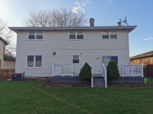 865 Boone Dr, Carol Stream IL  60188-9304 exterior