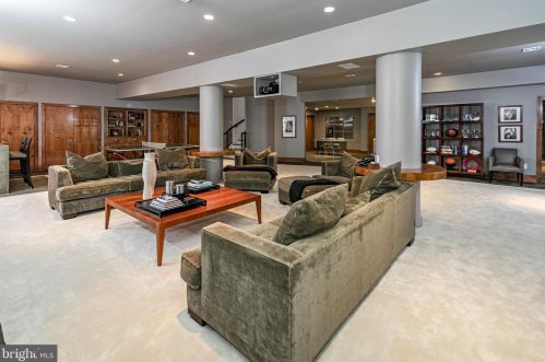 110 Brooks Bnd, Princeton NJ  08540-7545 exterior