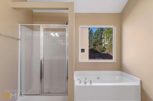 5665 Baffin Rd, Atlanta GA  30349-7051 exterior