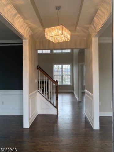 65 Crestview Dr, Clinton, NJ 08809-2048