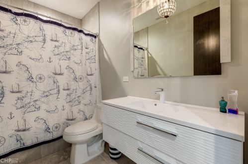 1736 Humboldt Blvd, Chicago IL  60647-5001 exterior