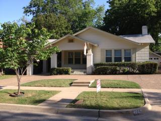 4067 Mattison Ave, Fort Worth TX  76107-2408 exterior