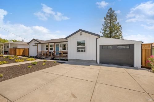 238 Sunnyvale Dr, Healdsburg, CA 95448-3225