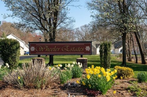 704 Kebalo Ln, Wapping, CT 06074-6942
