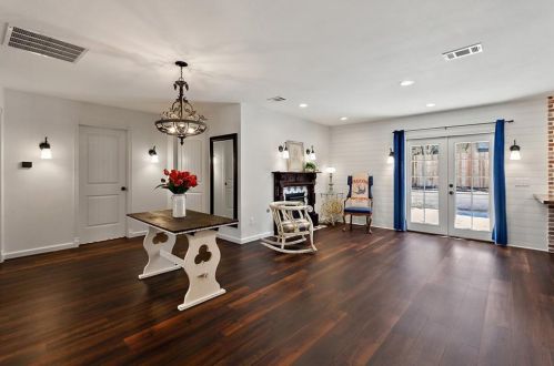 205 Scenic Dr, Georgetown, TX 78626-4907