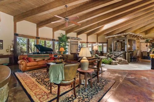 19291 Split Rock Rd, Ramona, CA 92065-7402