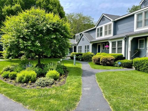 63 Fawn Ridge Ln, Norwalk, CT 06851-1136