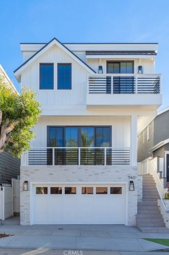 540 3rd St, Manhattan Beach, CA 90266-6415