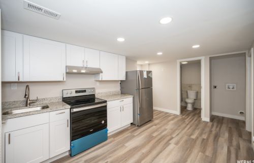 2146 Westfield Cir, Taylorsville UT 84084-4222 exterior