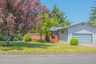 393 Chambers Ct, Newport, OR 97365-2223