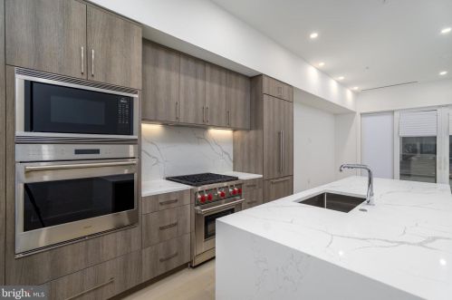 123 23 St, Philadelphia PA 19121-1329 exterior