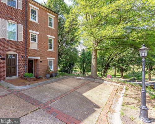 1824 21st St, Arlington VA  22209-1003 exterior