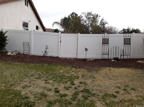 1330 La Gloria Dr, Rialto, CA 92377-4466