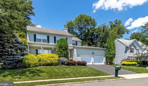 27 Sundew Dr, Trenton, NJ 08638-2040
