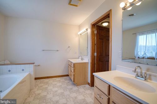 345 Journey Ln, Berkeley Springs WV exterior