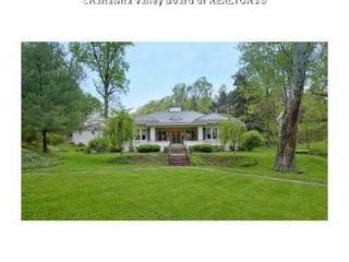 710 Myrtle Rd, Charleston, WV 25314-1158