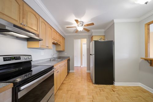 1515 Central Rd, Arlington Hts, IL 60005-3302