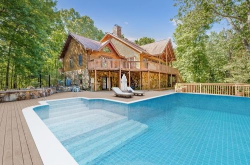 3120 Pete Shaw Rd, Marietta, GA 30066-2340