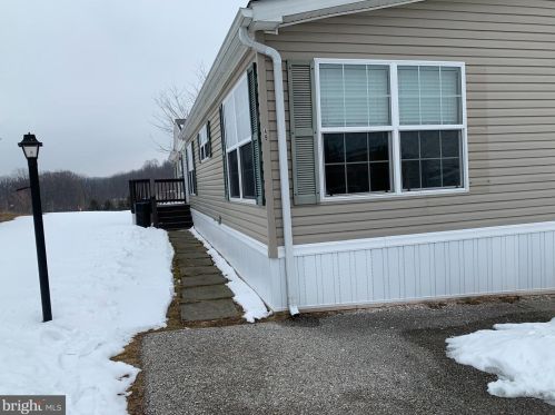 49 Raptor Dr, Hanover, PA 17331-8158