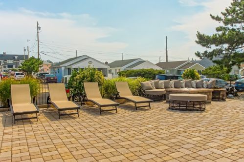 16 Las Vegas Rd, Lavallette NJ 08735-1815 exterior