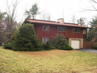 2 Woodbine Ln, Amherst, NH 03031-2101