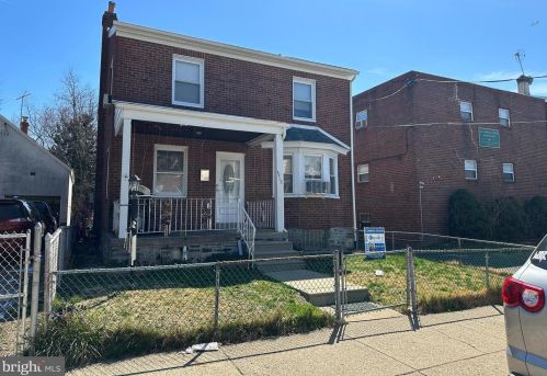 5713 Erdrick St, Philadelphia, PA 19135-3907