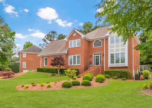 1635 Holly Lake Cir, Lithonia, GA 30078-6730