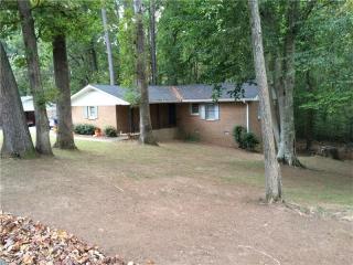 9111 Woodhaven Dr, Porterdale, GA 30014-2071