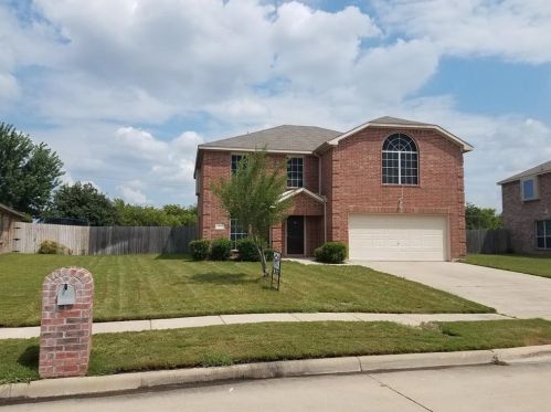911 Bayshore Dr, Midlothian, TX 76063-6792