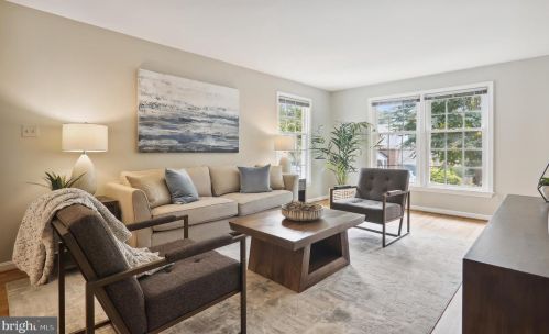 1221 Pinecrest Cir, Silver Spring MD 20910-1626 exterior