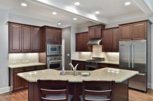 651 Lockton Pl, Atlanta GA  30342-5044 exterior