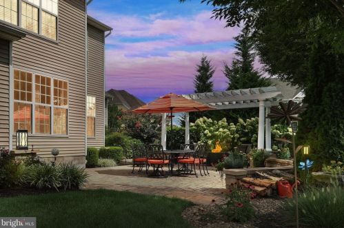 2602 Chadbourne Dr, York, PA 17404-1155