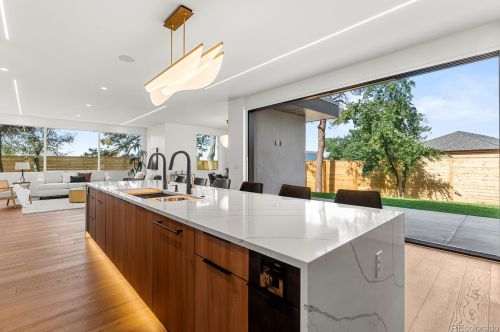 267 Clermont St, Denver CO  80246-1039 exterior