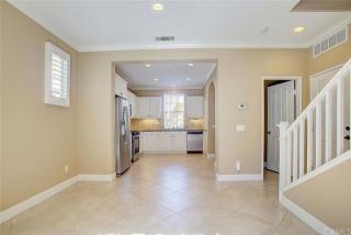 76 Alevera St, Irvine CA  92618-7019 exterior