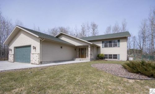 27 Molly Ln, Esko, MN 55733-5510