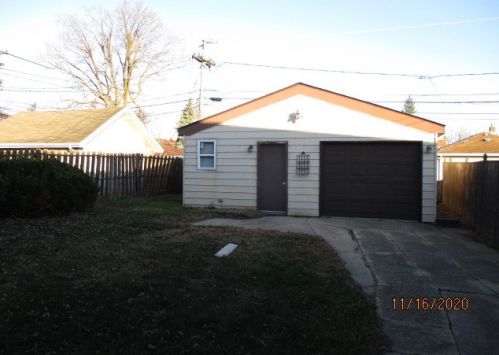 134 Waltham St, Calumet City, IL 60409-5232